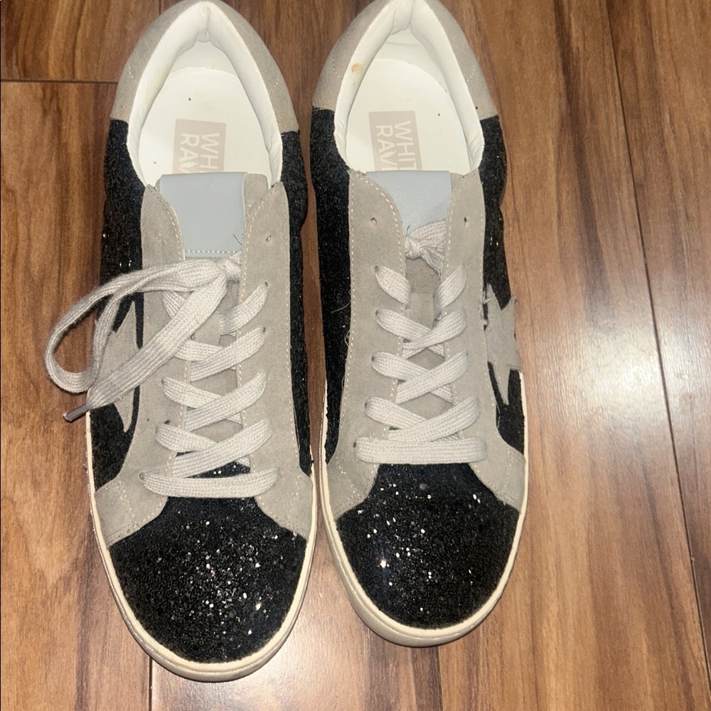 White Rain Women's Black and Gray Sneakers